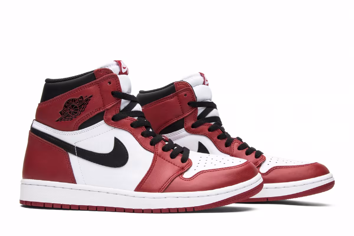 Air Jordan 1 High OG Chicago 2015, view 9