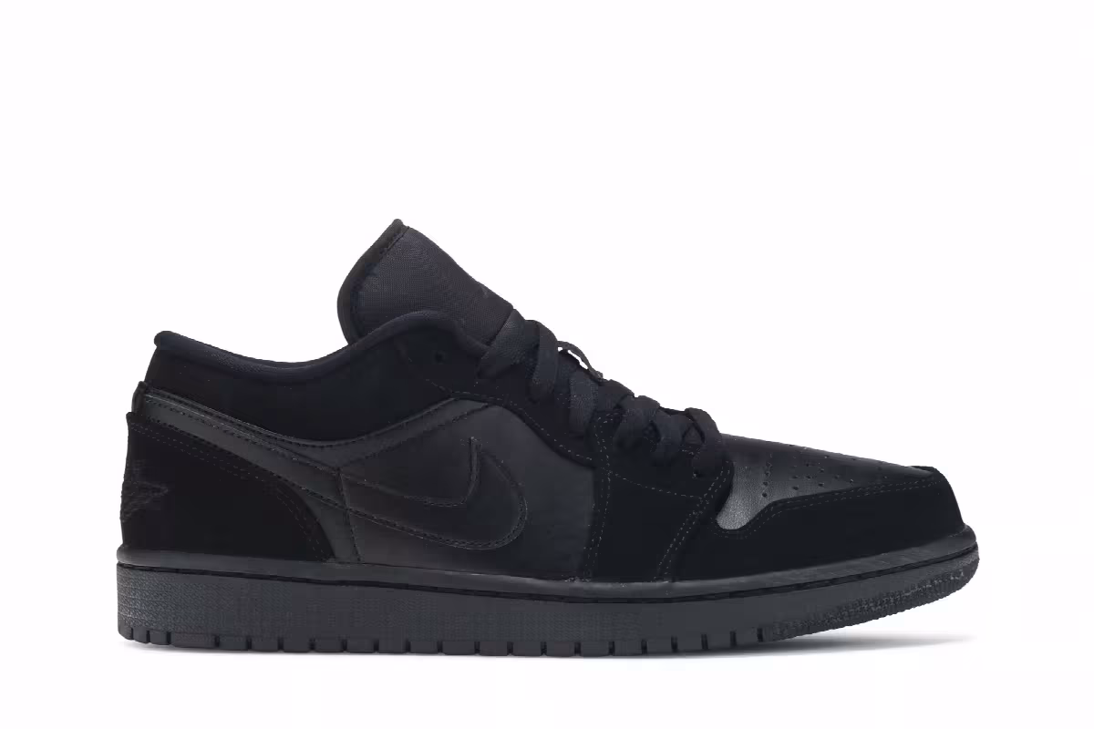 Air Jordan 1 Low Triple Black, view 2