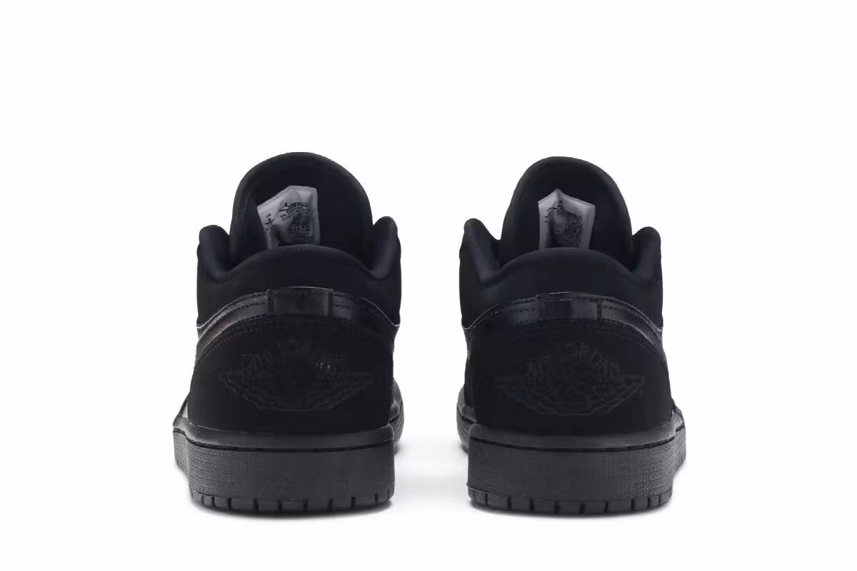 Air Jordan 1 Low Triple Black, view 7