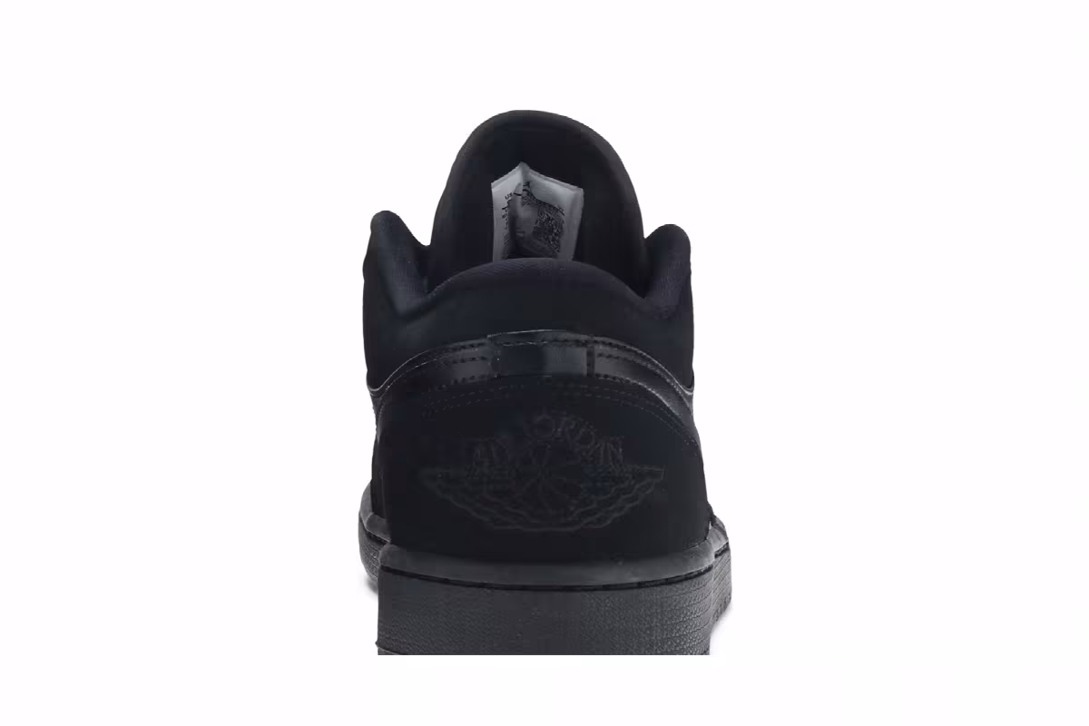 Air Jordan 1 Low Triple Black, view 8
