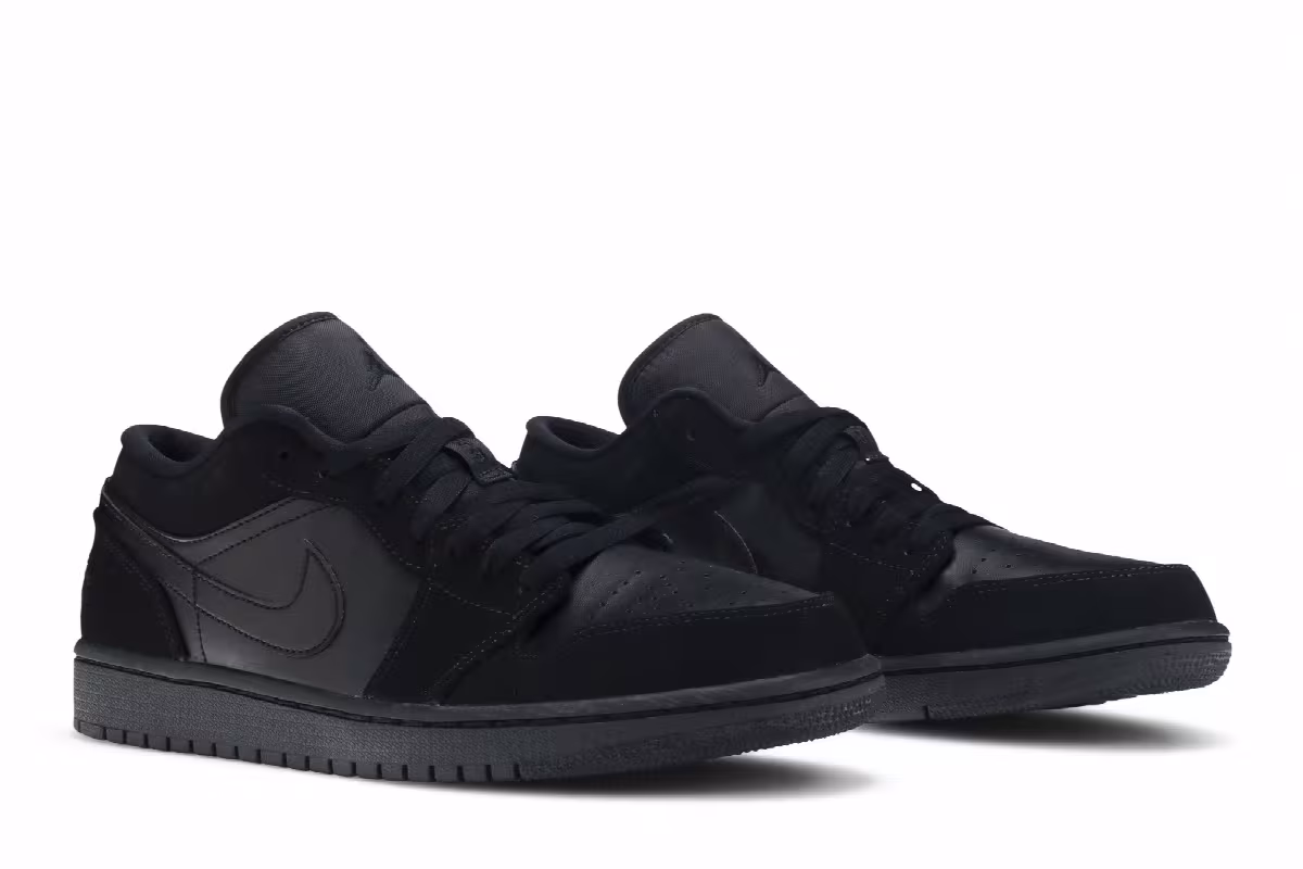 Air Jordan 1 Low Triple Black, view 9