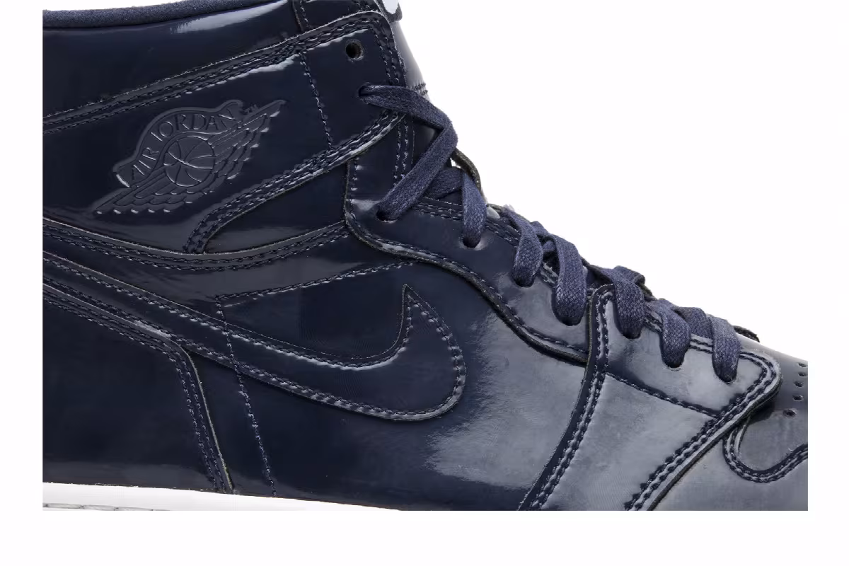 DSM x Air Jordan 1 High OG Dover Street Market, view 3