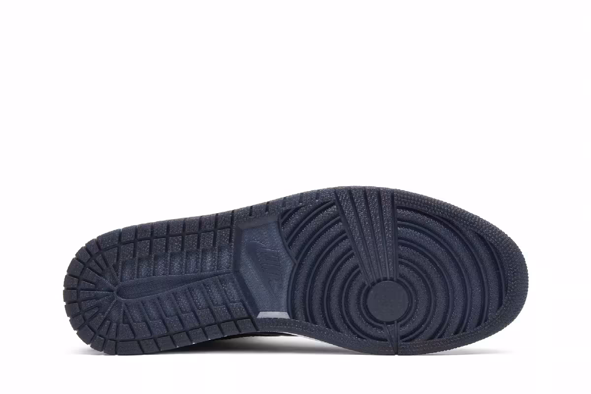 DSM x Air Jordan 1 High OG Dover Street Market, view 5