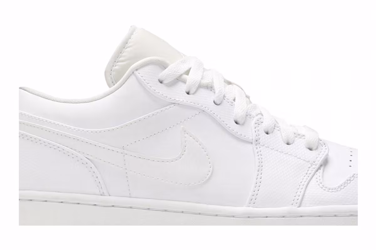 Air Jordan 1 Low Triple White, view 3