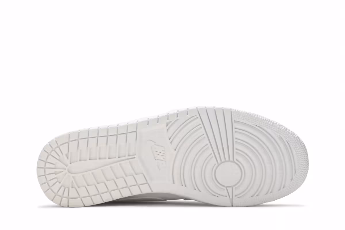 Air Jordan 1 Low Triple White, view 5