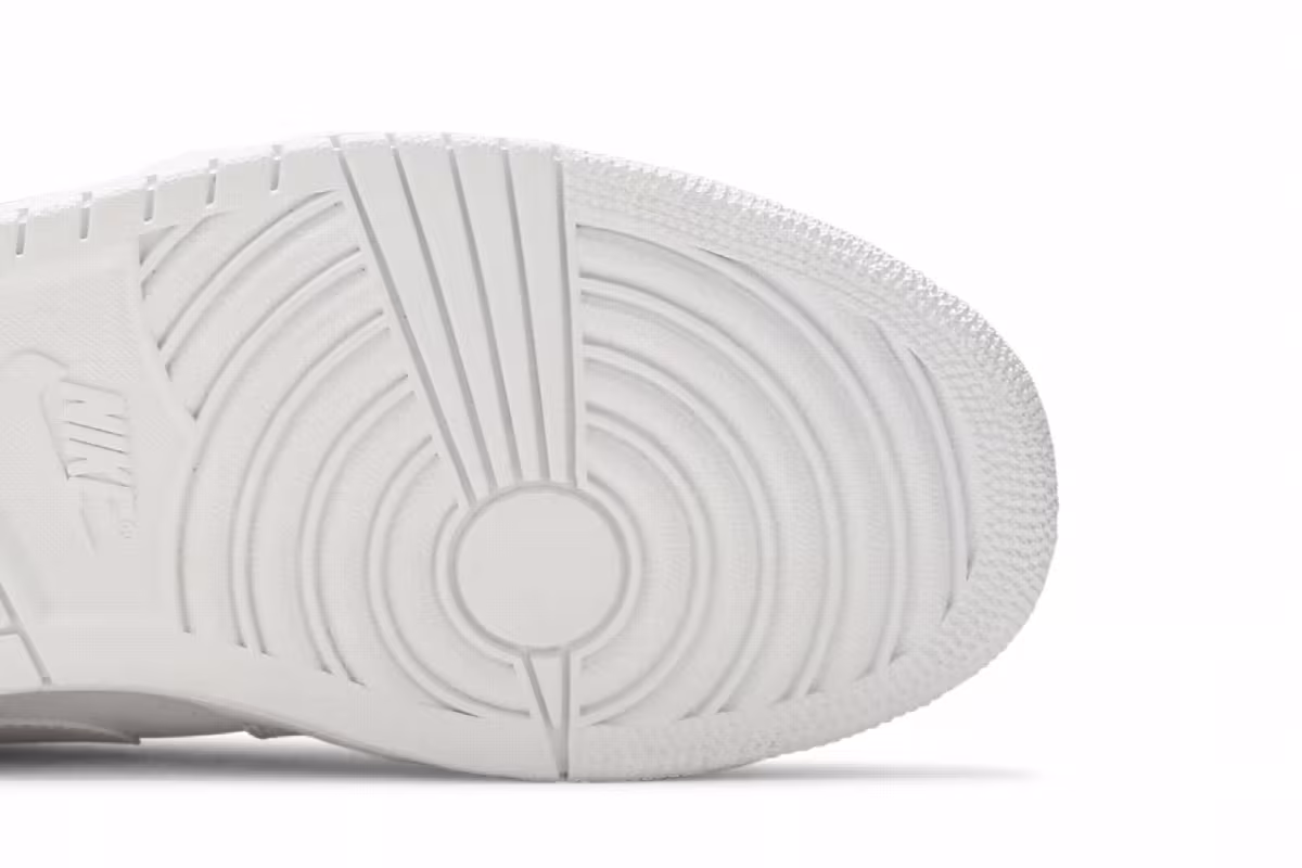 Air Jordan 1 Low Triple White, view 6