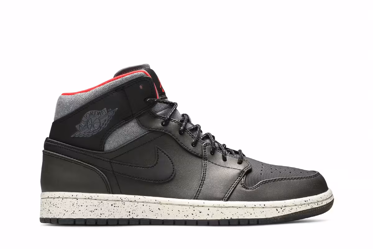 Air Jordan 1 Mid Holiday, view 2