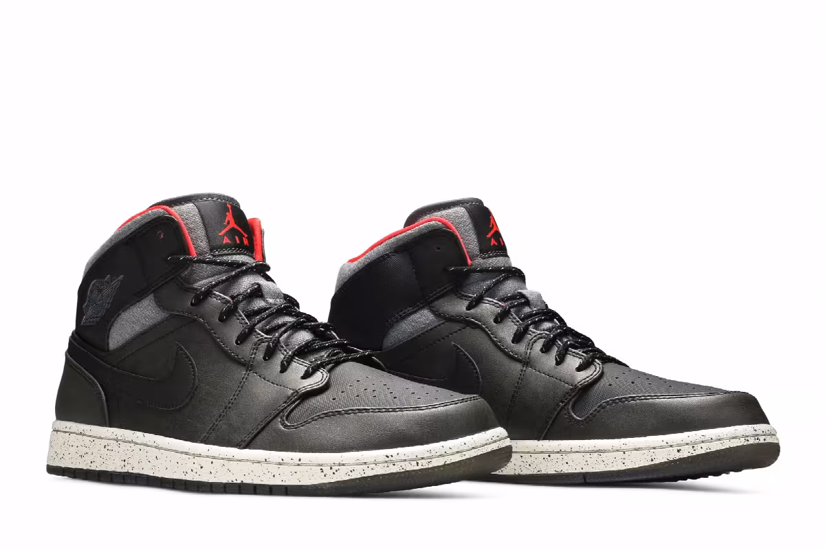 Air Jordan 1 Mid Holiday, view 9