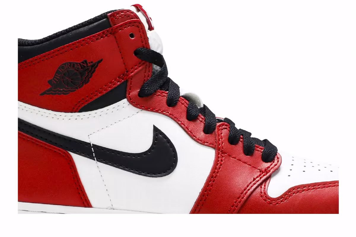 Air Jordan 1 High OG GS Chicago 2015, view 3