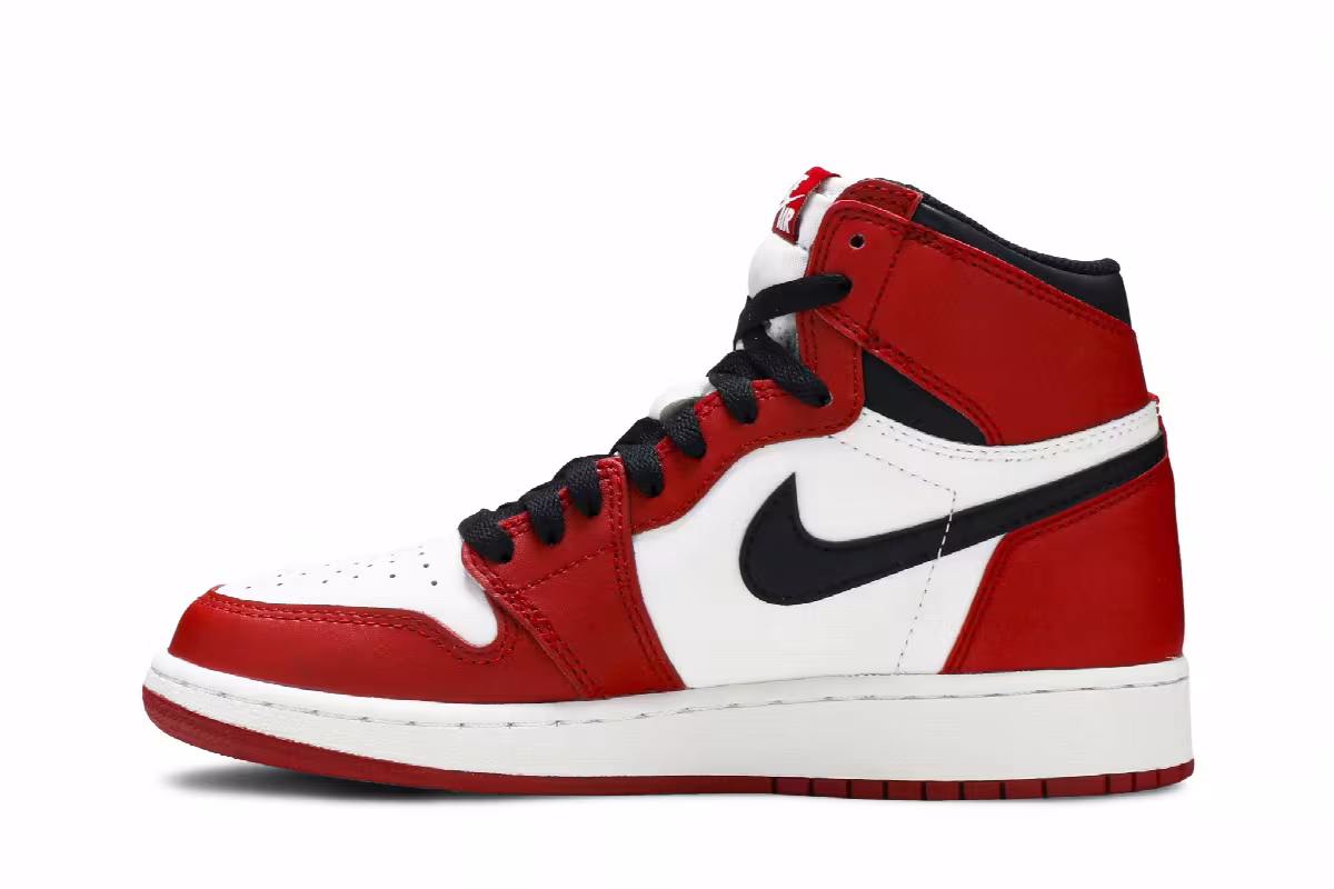Air Jordan 1 High OG GS Chicago 2015, view 4