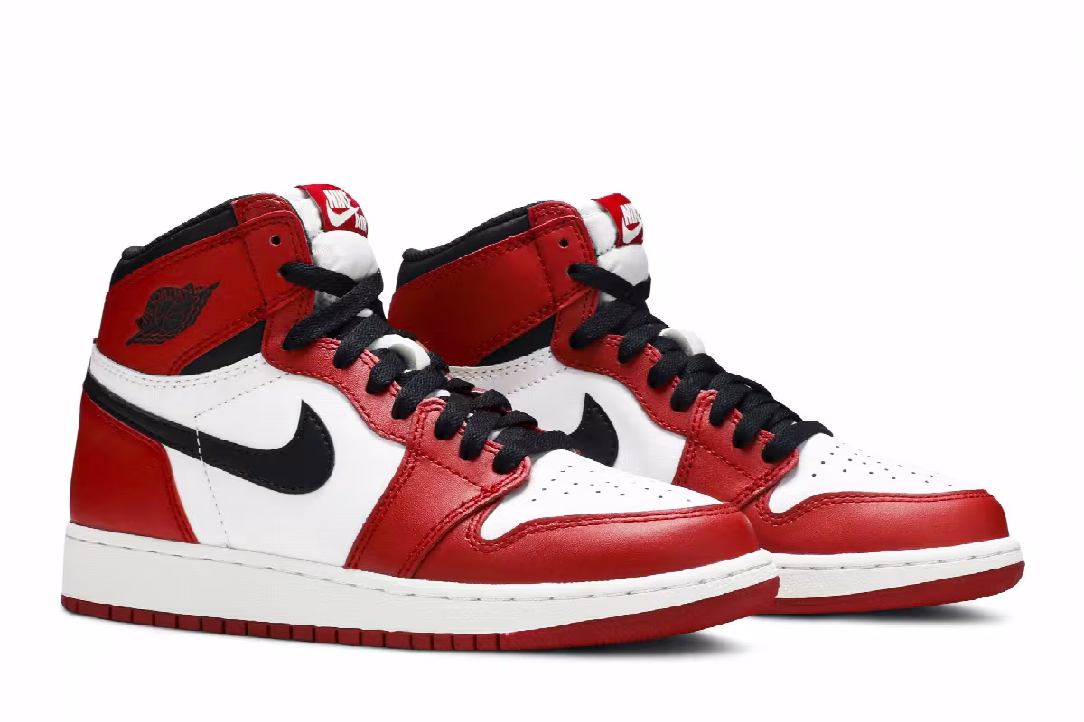 Air Jordan 1 High OG GS Chicago 2015, view 9
