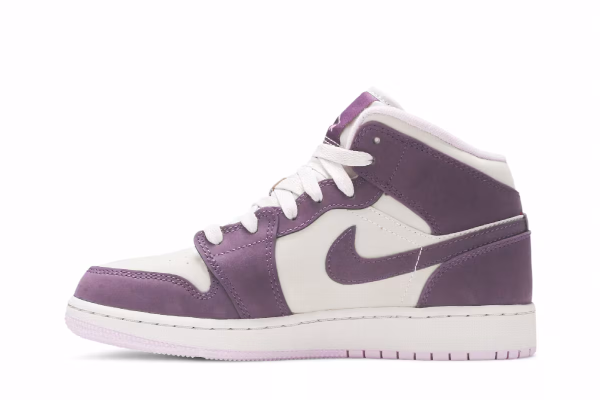 Air Jordan 1 Mid GS Pro Purple, view 4
