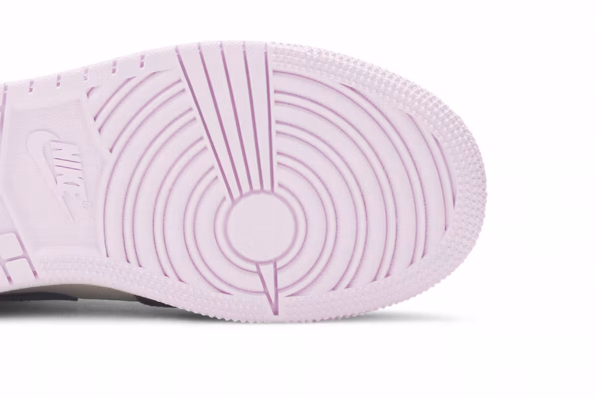 Air Jordan 1 Mid GS Pro Purple, view 6