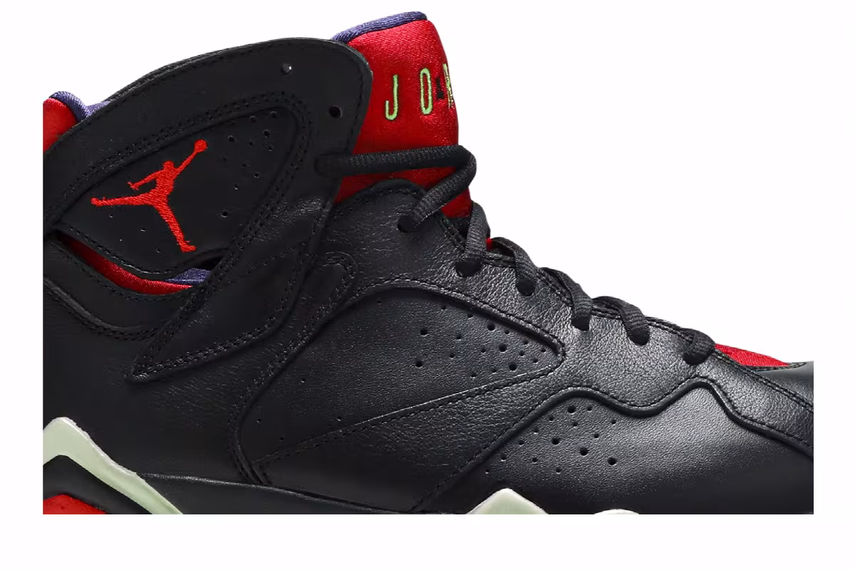 Air Jordan 7 Marvin The Martian, view 3