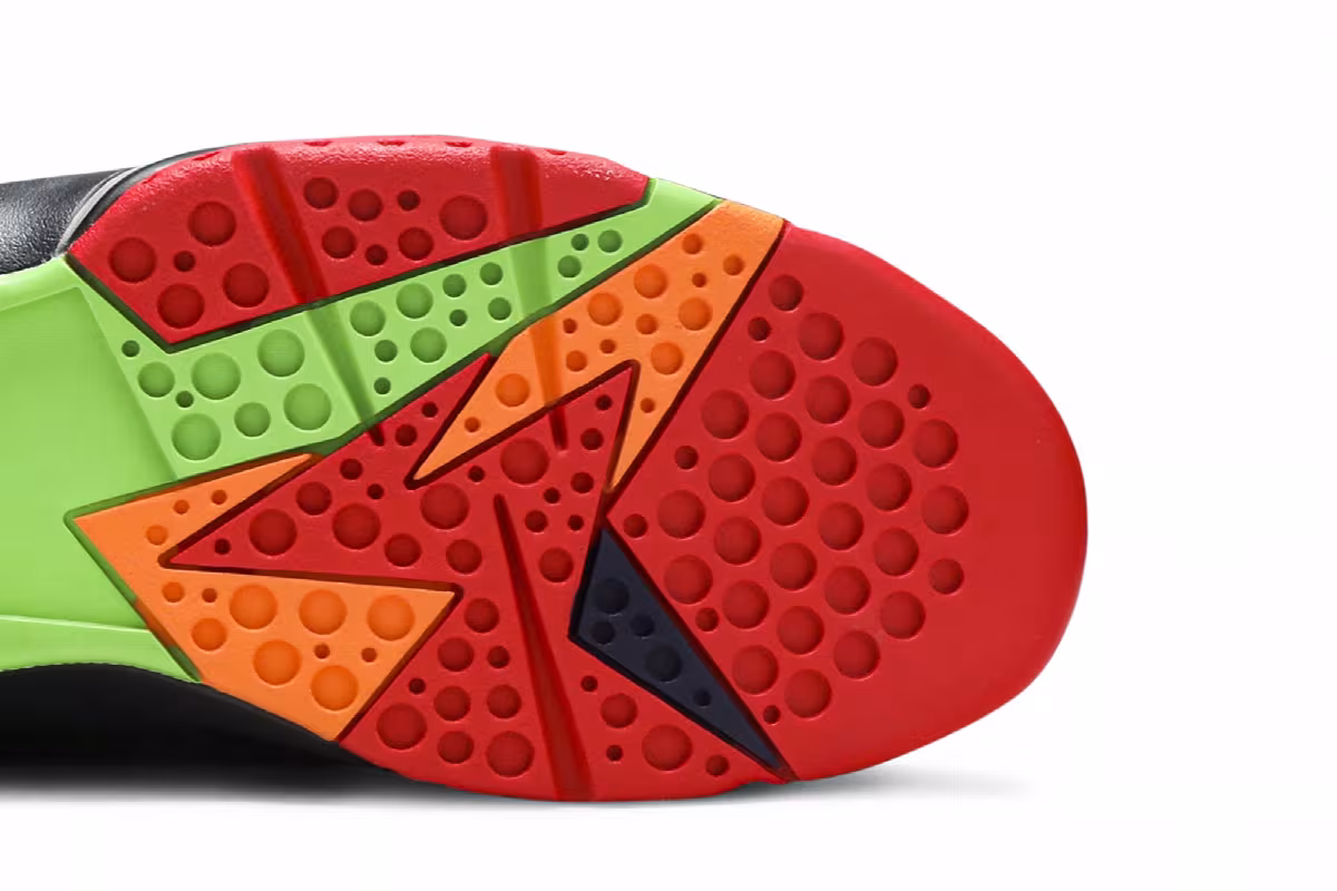 Air Jordan 7 Marvin The Martian, view 6