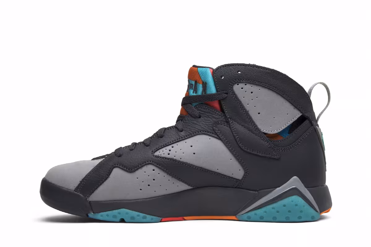 Air Jordan 7 Barcelona Days, view 4