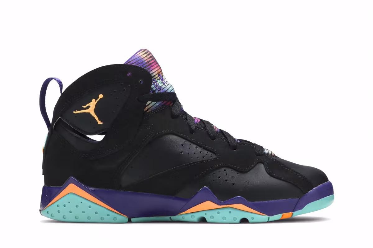 Air Jordan 7 GG Lola Bunny, view 2