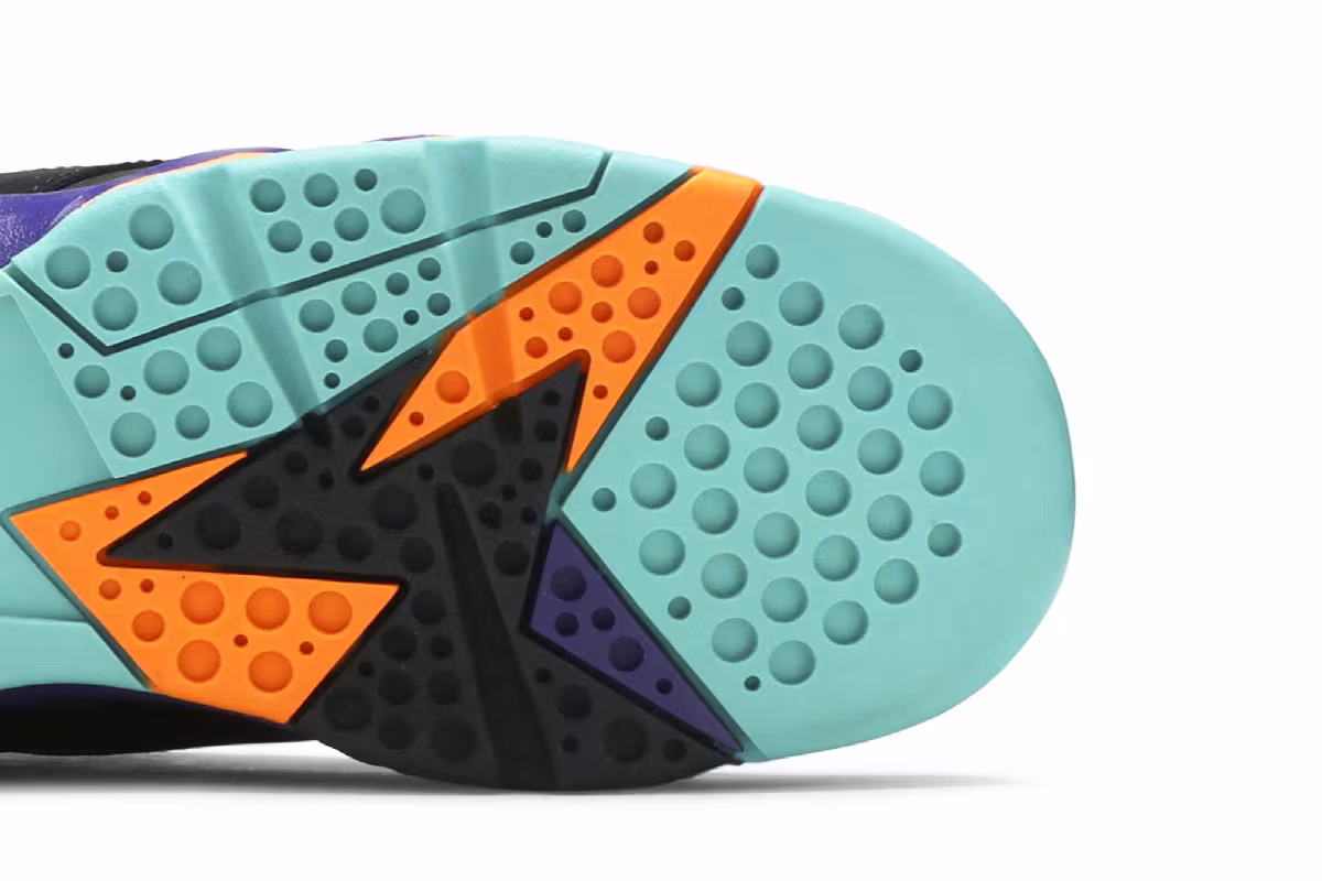 Air Jordan 7 GG Lola Bunny, view 6
