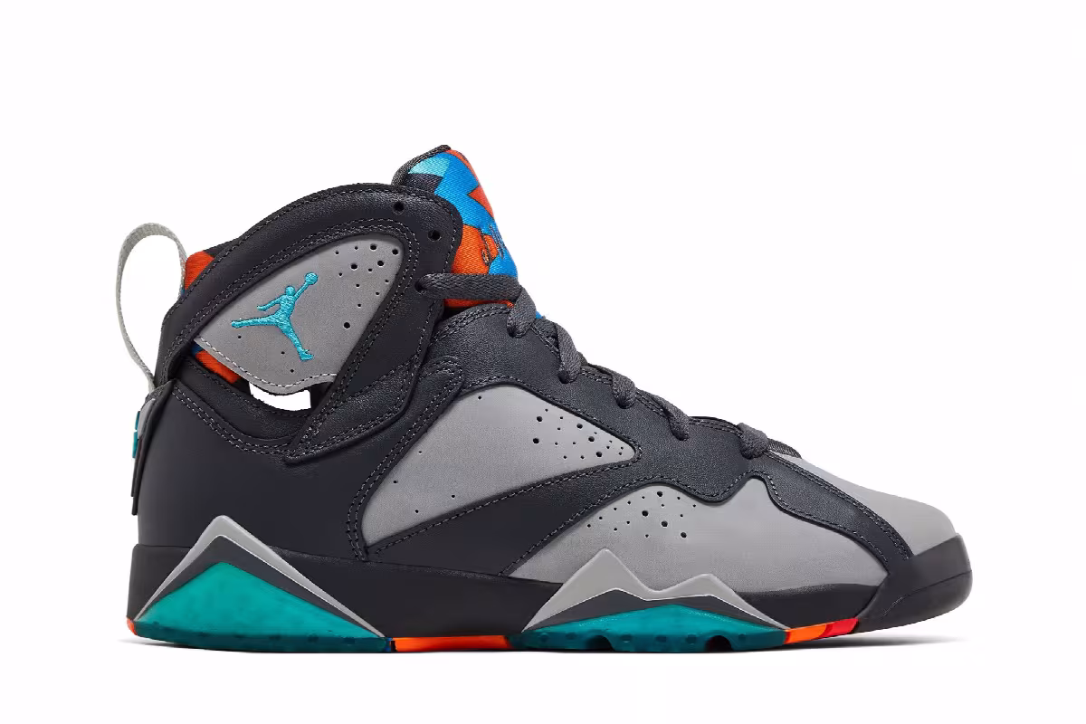 Air Jordan 7 GS Barcelona Days, view 2