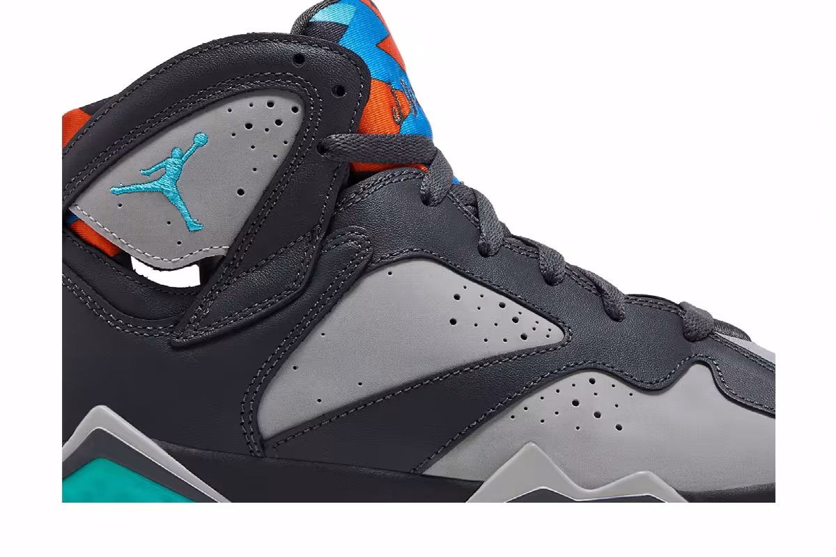 Air Jordan 7 GS Barcelona Days, view 3