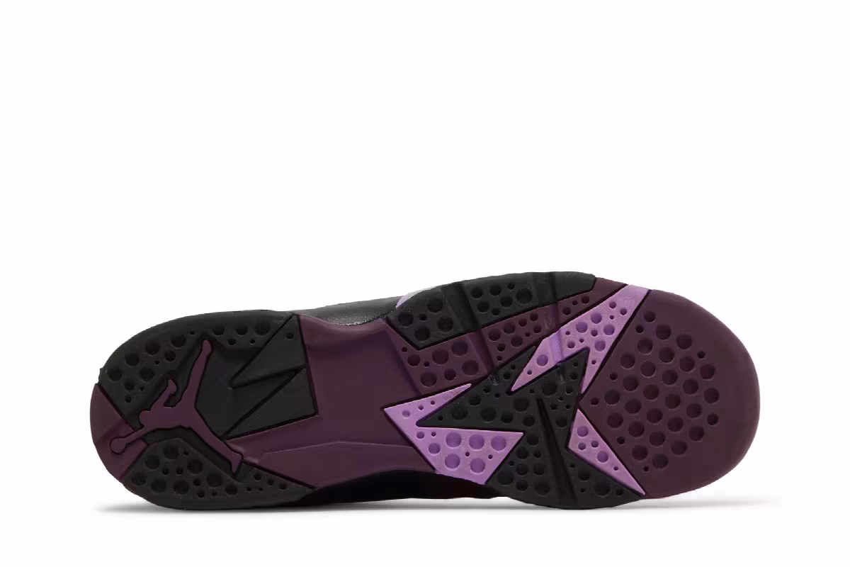 Air Jordan 7 GG Mulberry, view 5