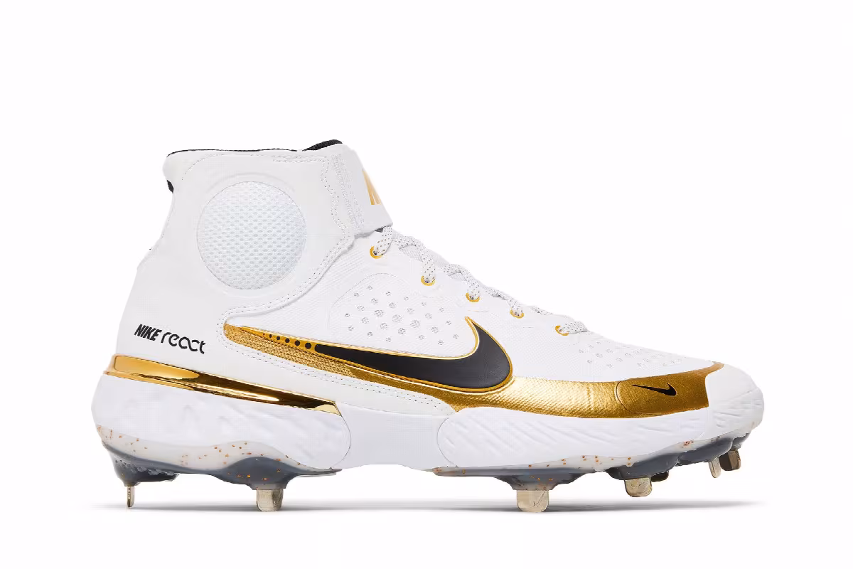 Nike Alpha Huarache Elite 3 Mid White Metallic Gold, view 2