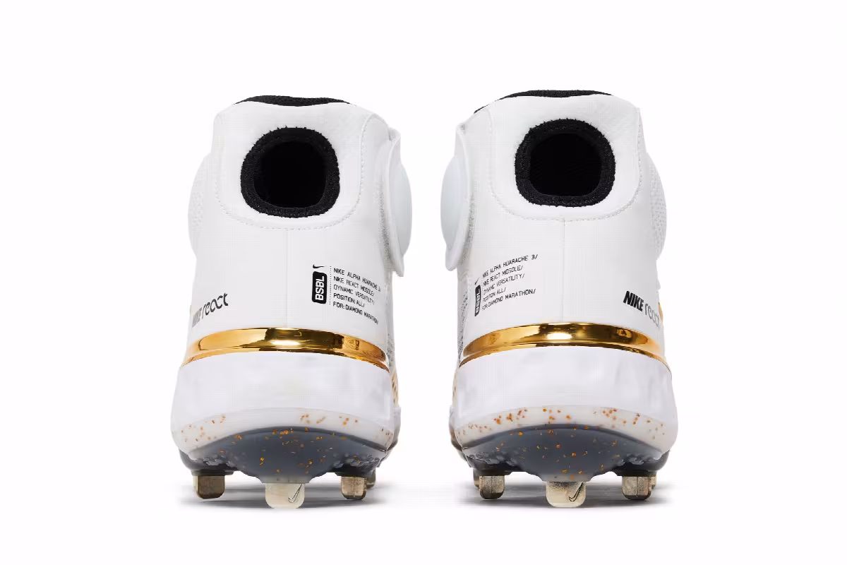 Nike Alpha Huarache Elite 3 Mid White Metallic Gold, view 7