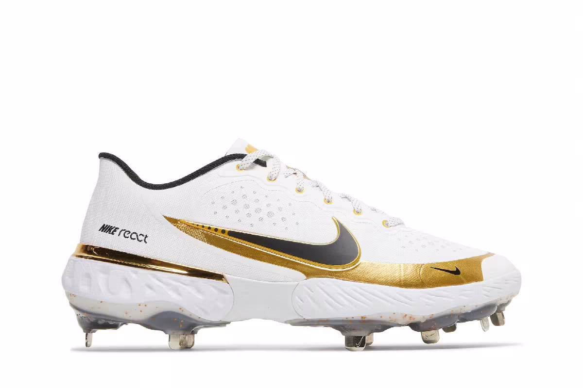 Nike Alpha Huarache Elite 3 Low White Metallic Gold, view 2