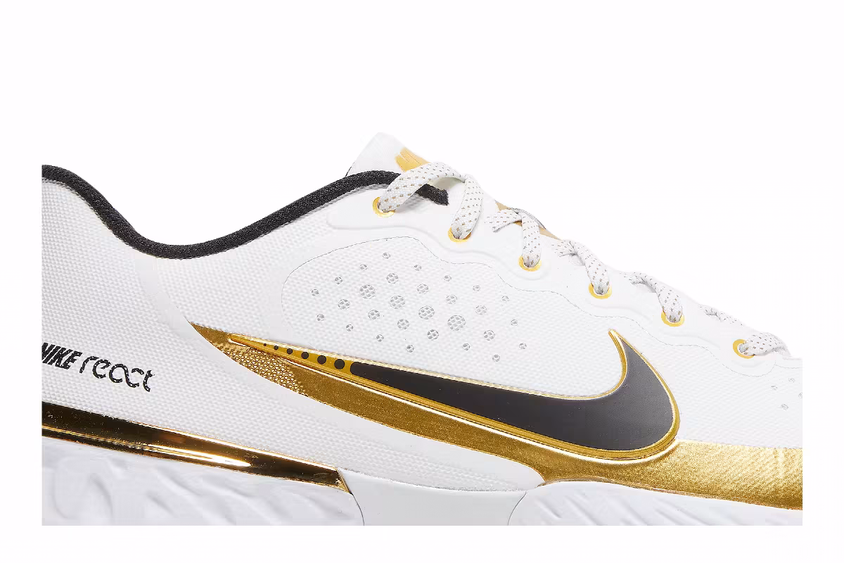 Nike Alpha Huarache Elite 3 Low White Metallic Gold, view 3