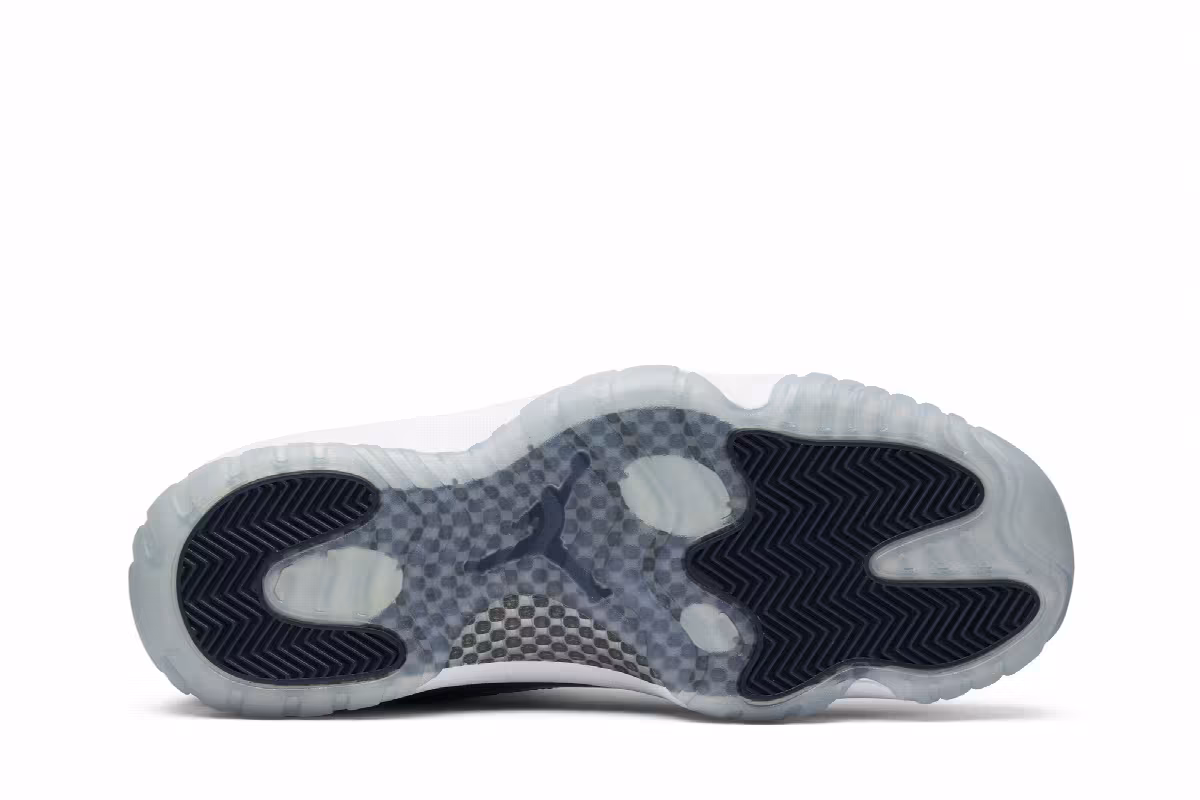 Air Jordan 11 Low Georgetown, view 5