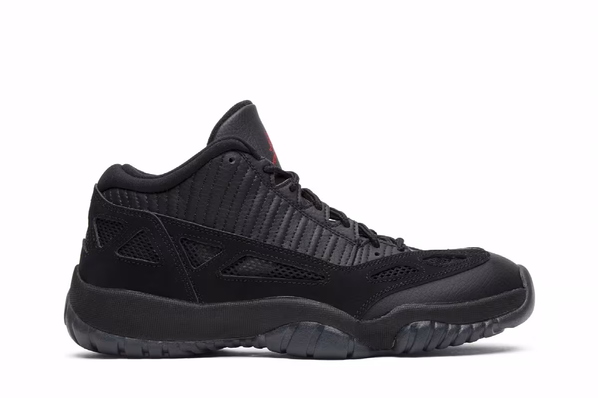 Air Jordan 11 IE Low Referee, view 2