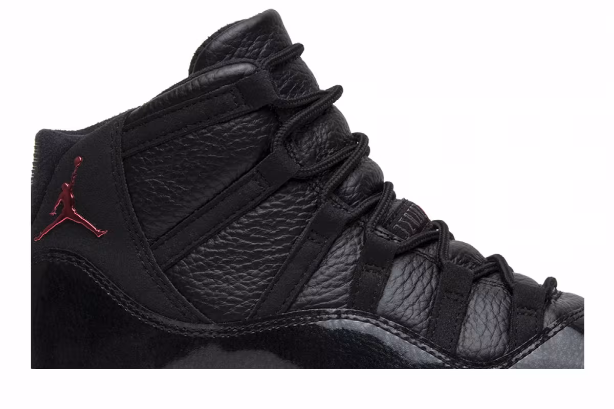 Air Jordan 11 GS 72-10, view 3
