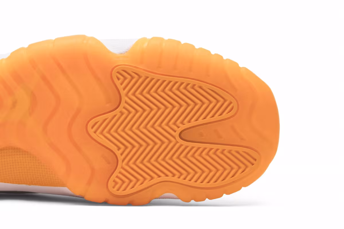Air Jordan 11 Low GG citrus, view 6