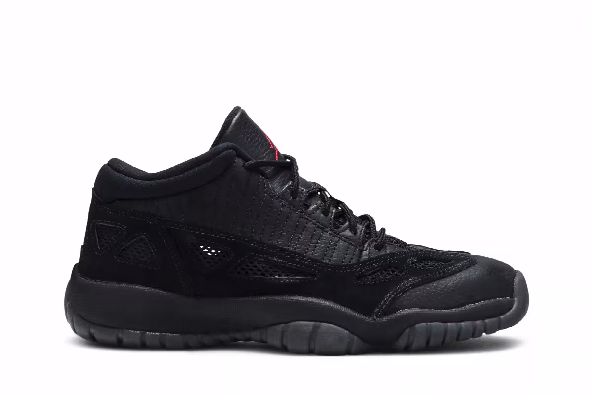 Air Jordan 11 Low IE GS Referee, view 2