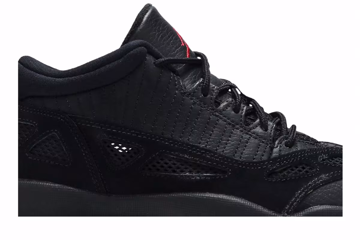Air Jordan 11 Low IE GS Referee, view 3