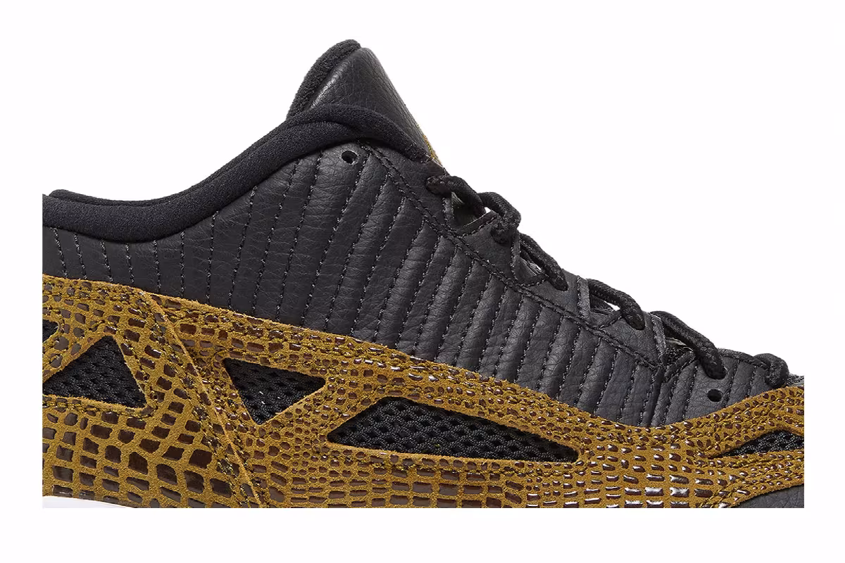 Air Jordan 11 IE Low Croc, view 3