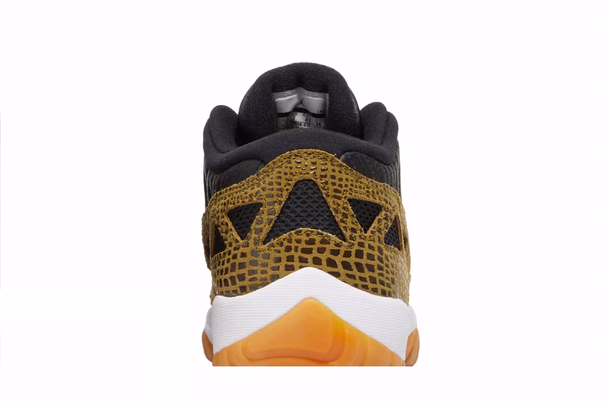 Air Jordan 11 IE Low Croc, view 8