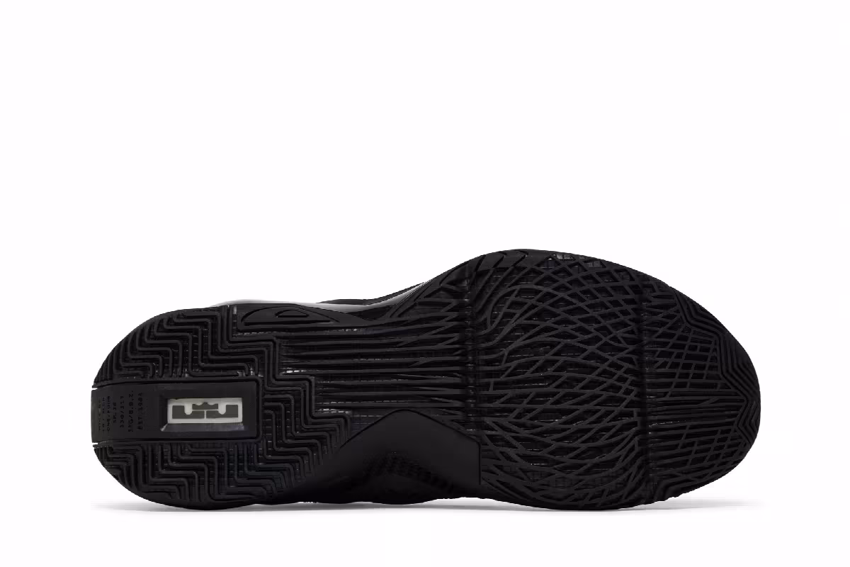 Nike LeBron Soldier 14 Black, view 5