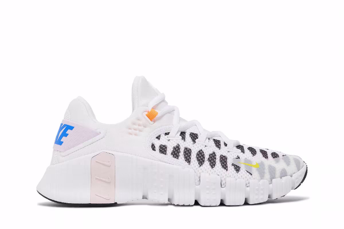 Nike Women's Metcon 4 Printed White Black, view 2