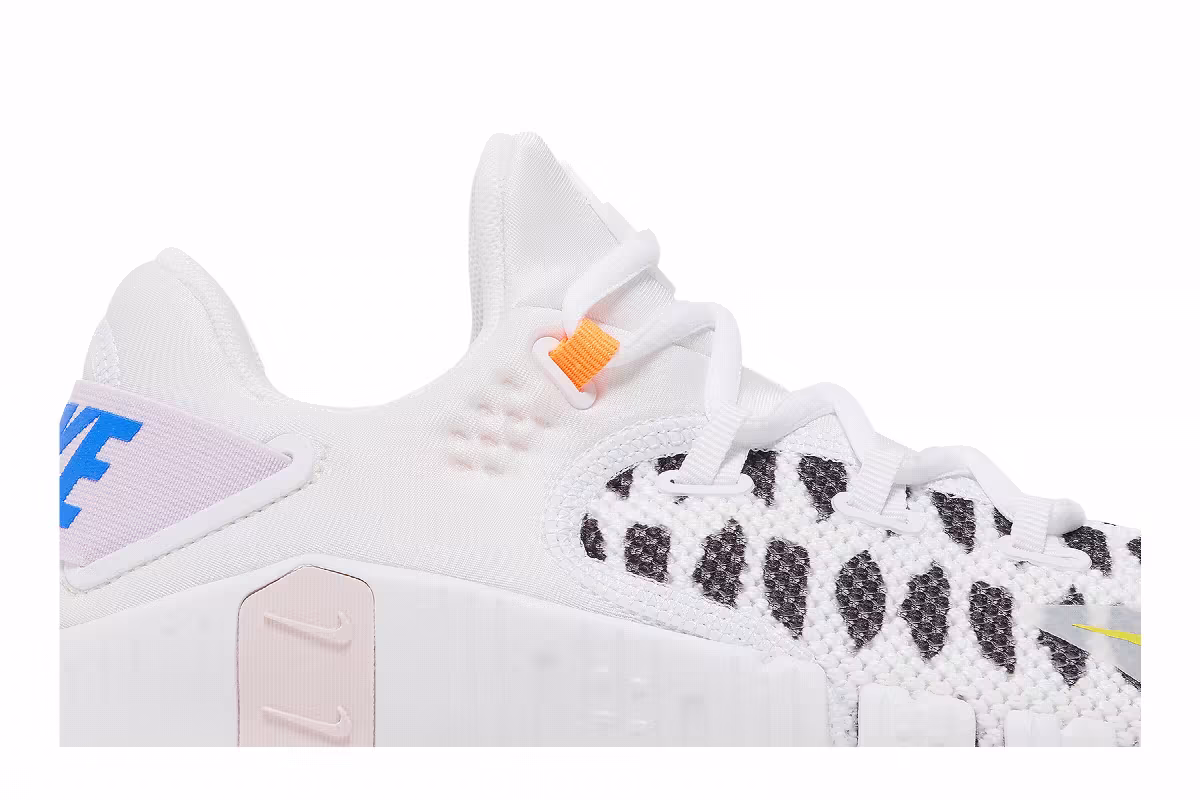 Nike Women's Metcon 4 Printed White Black, view 3