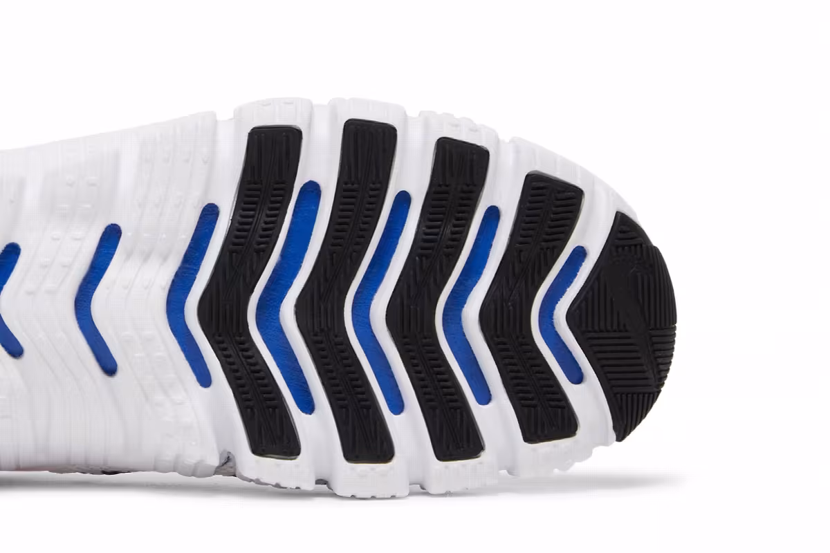 Nike Women's Metcon 4 Printed White Black, view 6