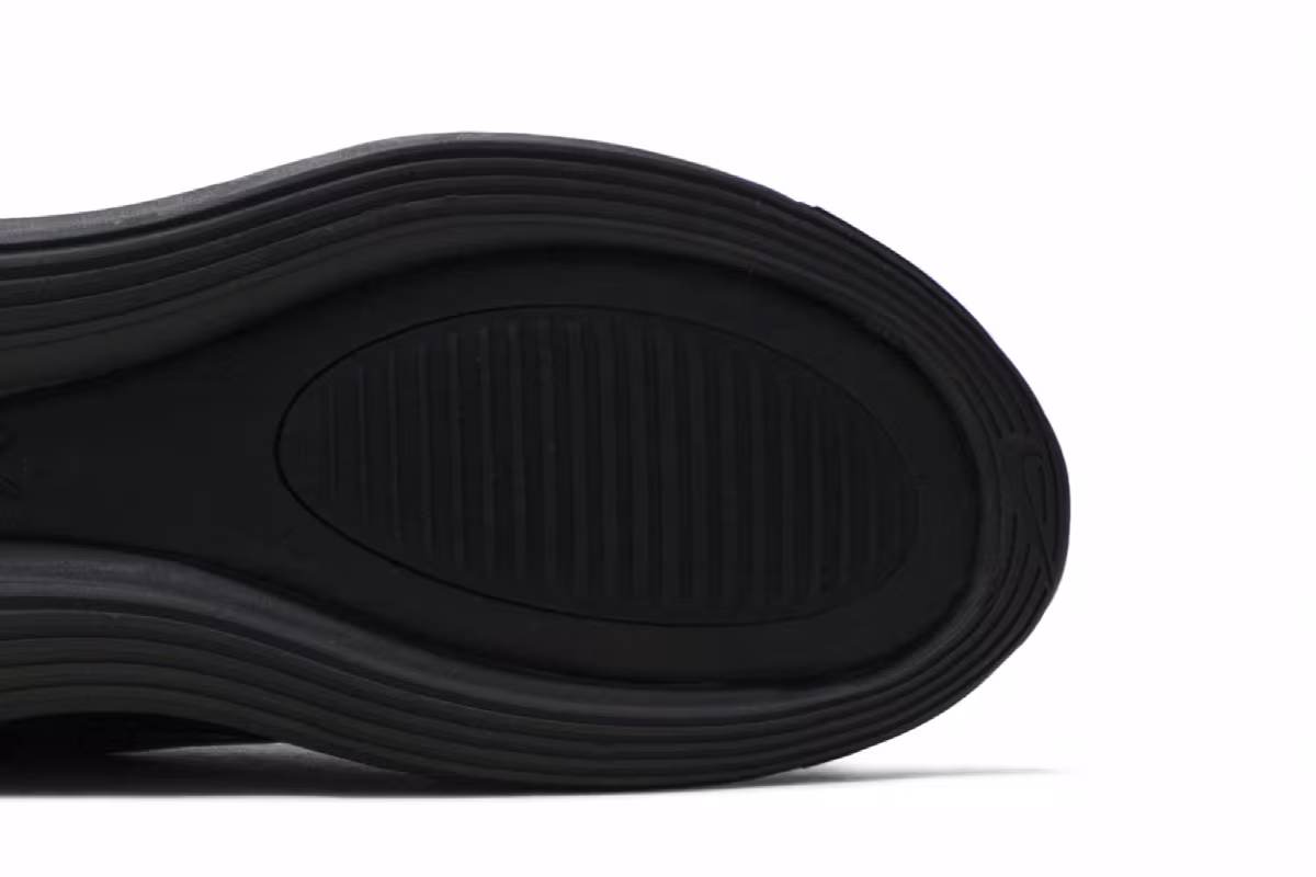 Nike Air Max 720 GS Triple Black, view 6