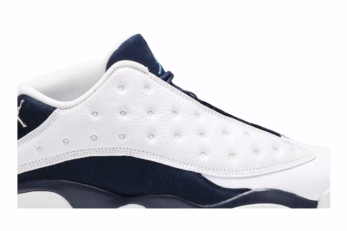 Air Jordan 13 Low Hornets, view 3