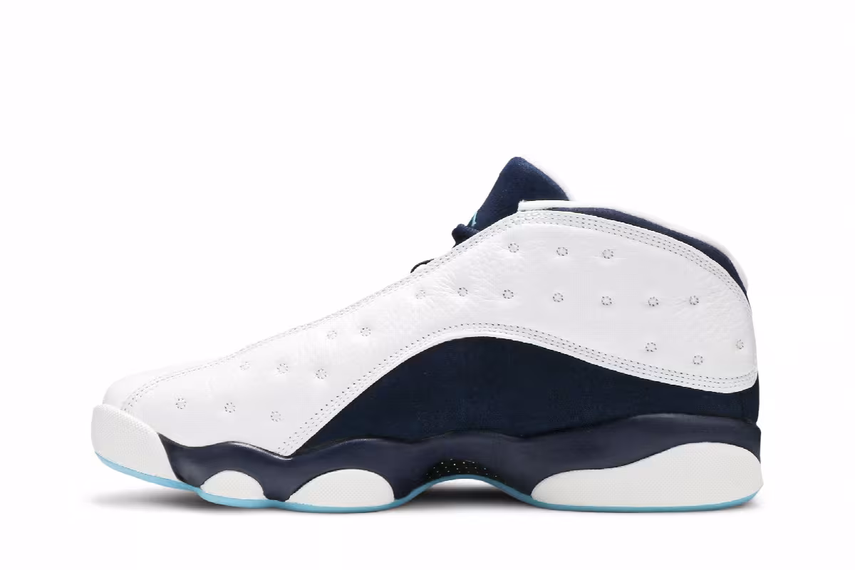 Air Jordan 13 Low Hornets, view 4