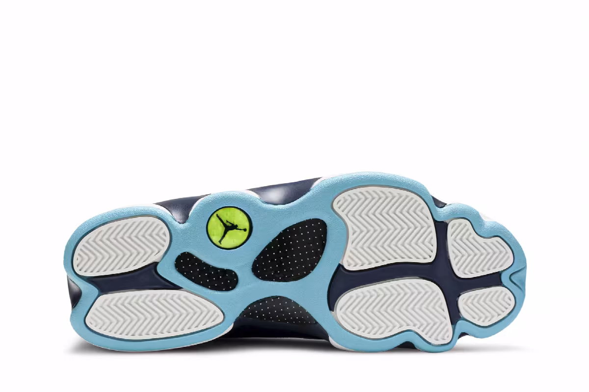 Air Jordan 13 Low Hornets, view 5