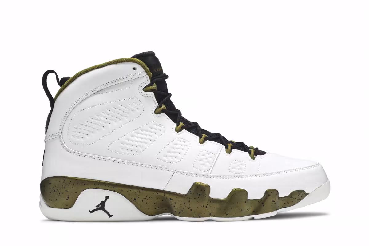 Air Jordan 9 Statue, view 2