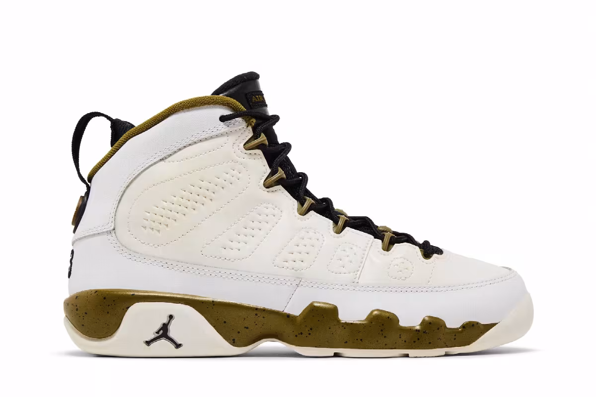 Air Jordan 9 BG Statue, view 2