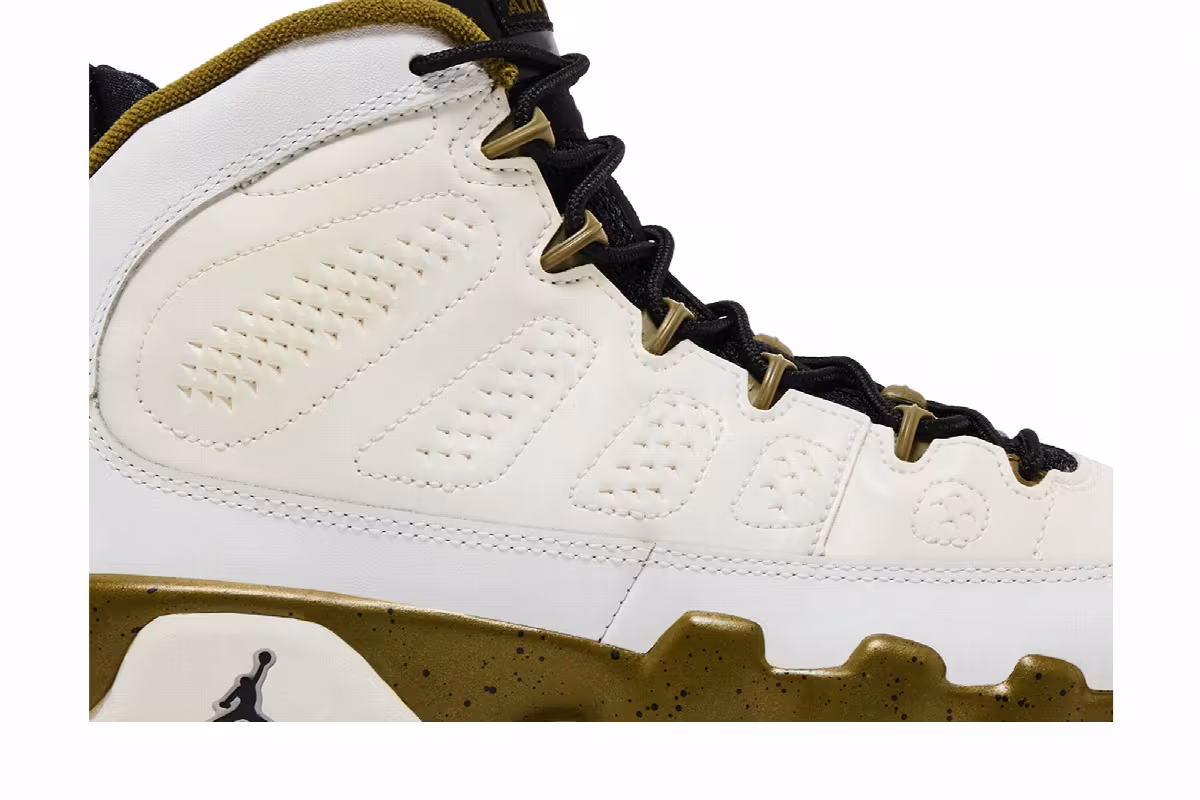 Air Jordan 9 BG Statue, view 3