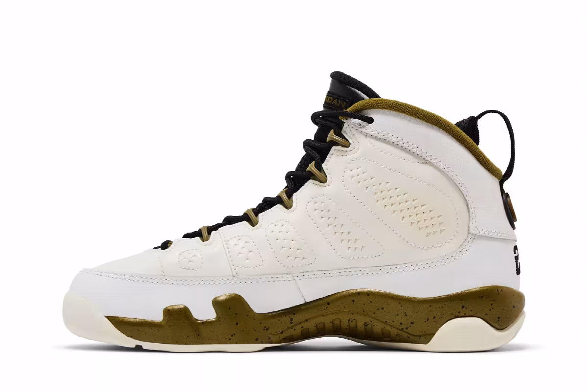 Air Jordan 9 BG Statue, view 4