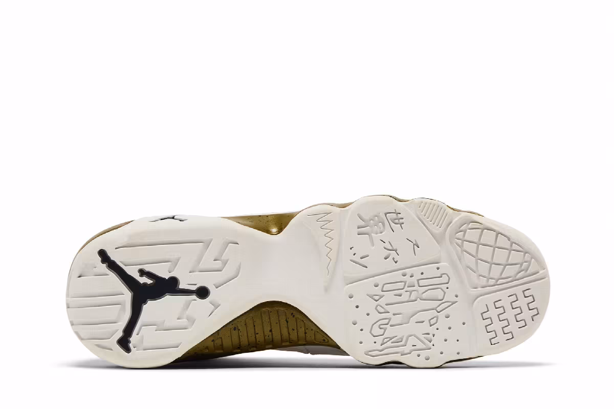 Air Jordan 9 BG Statue, view 5